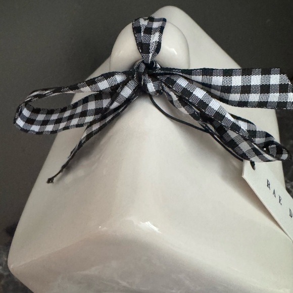 💥Rae Dunn Clover Ceramic Birdhouse with Ribbon - Picture 2 of 8